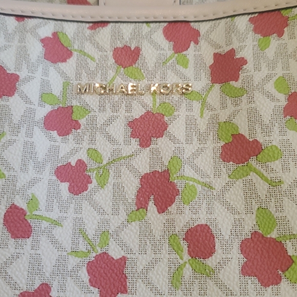 Michael Kors Cater Large Open Tote Bag - Picture 7 of 11